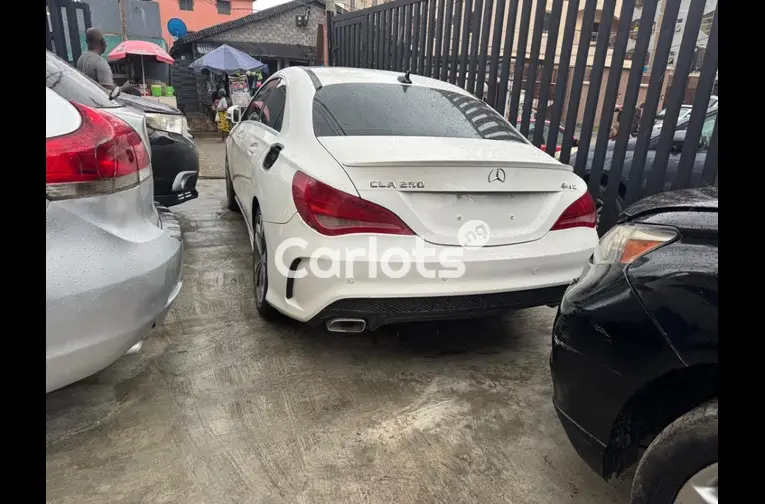 2015 MERCEDES BENZ CLA250 - 5/5