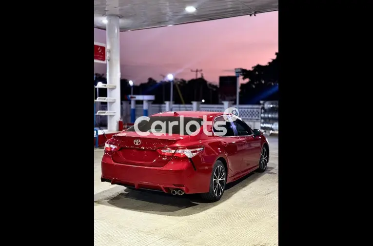 FOREIGN USED 2020 TOYOTA CAMRY SE - 4/5