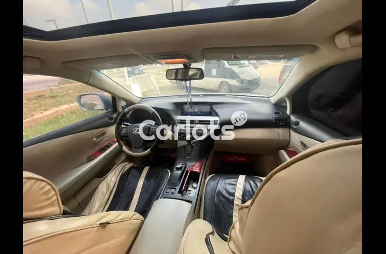 2010 LEXUS RX350 - 2/5