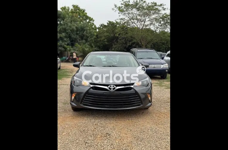 FOREIGN USED 2015 TOYOTA CAMRY LE - 2/5