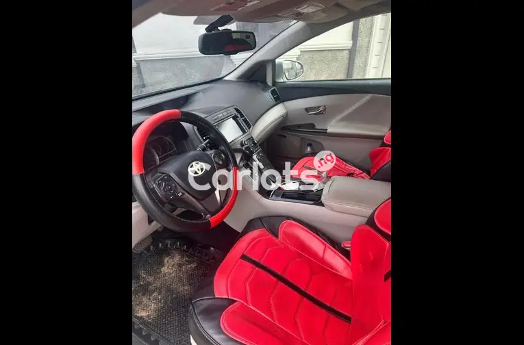 2013 TOYOTA VENZA FULL OPTION - 2/5