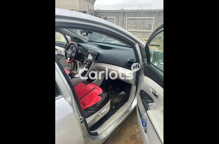 2013 TOYOTA VENZA FULL OPTION - 3/5