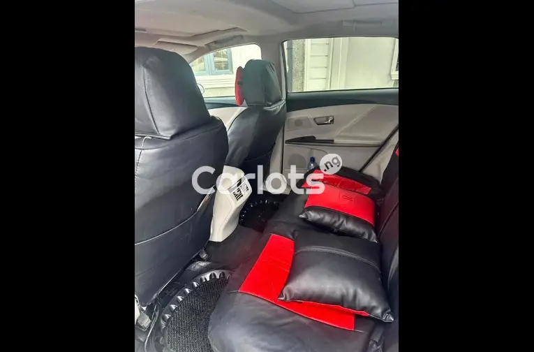 2013 TOYOTA VENZA FULL OPTION - 4/5