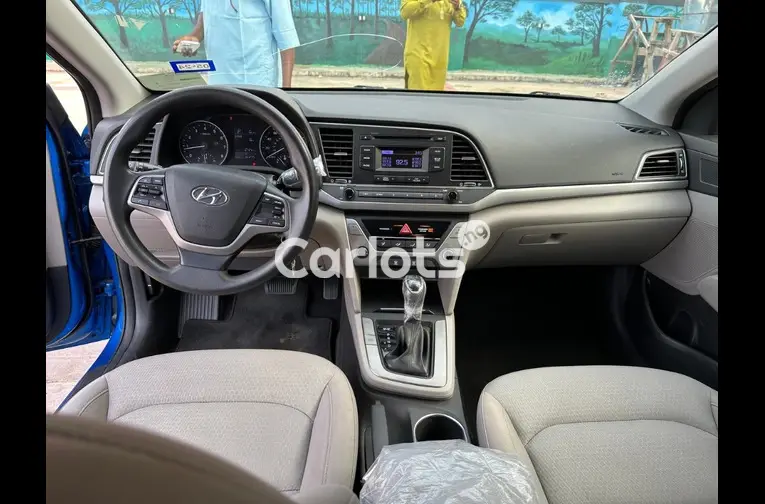 FOREIGN USED 2017 HYUNDAI ELANTRA SE - 3/5