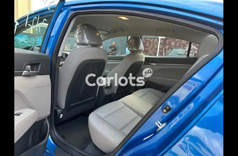 FOREIGN USED 2017 HYUNDAI ELANTRA SE - 4/5