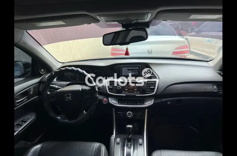 2017 UPGRADED HONDA ACCORD SPORT FULL OPTION - 2/5