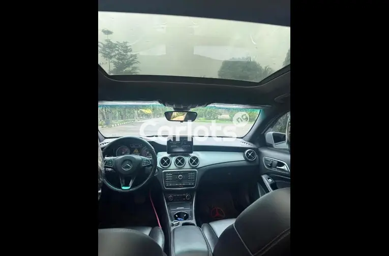 2016 MERCEDES BENZ GLA250 FULL OPTION - 3/5