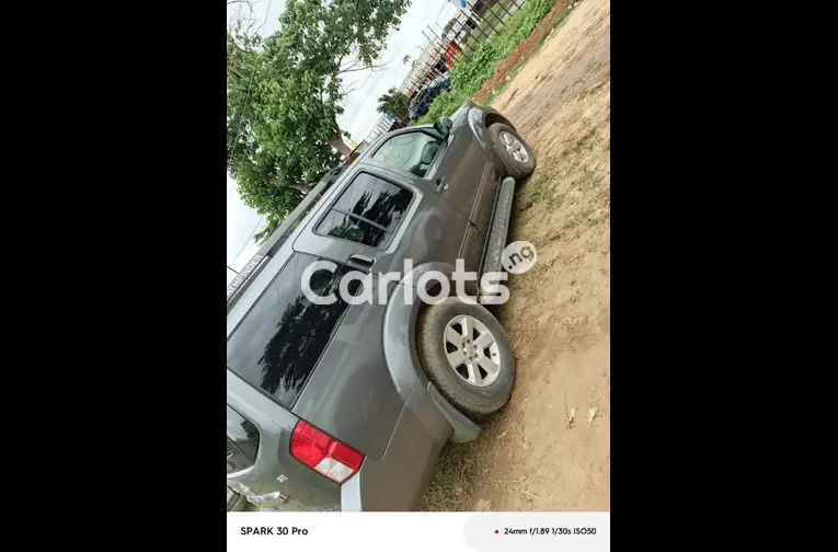 2005 NISSAN PATHFINDERS