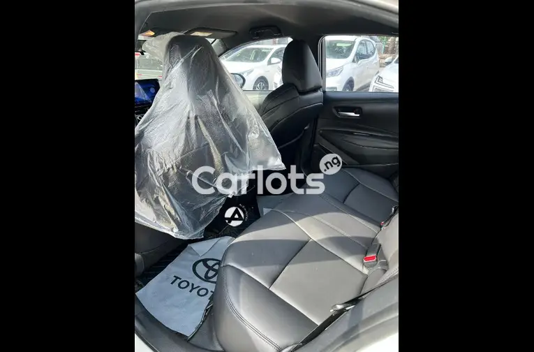 2021 Toyota Corolla Sport - 4/5