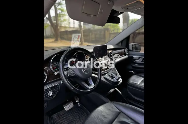 2017 MERCEDES BENZ VIANO LUXURY VIP EDITION - 2/5