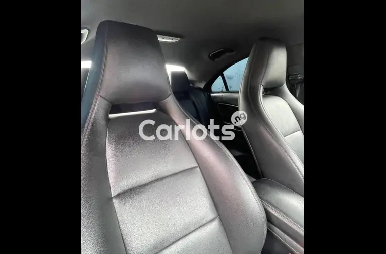 2015 MERCEDES BENZ CLA250 - 3/5