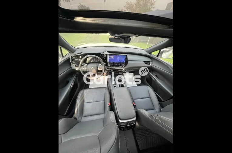 FOREIGN USED 2024 LEXUS RX350 - 3/5