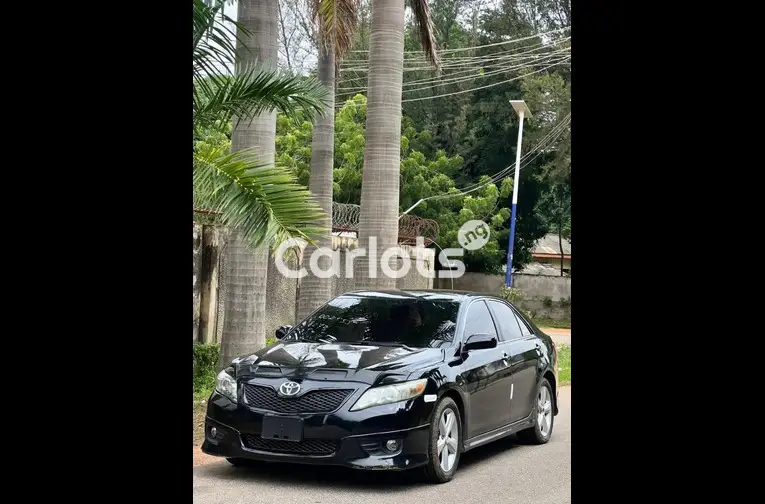 2010 TOYOTA CAMRY SE - 2/5