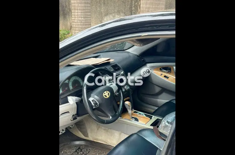 2010 TOYOTA CAMRY SE - 3/5