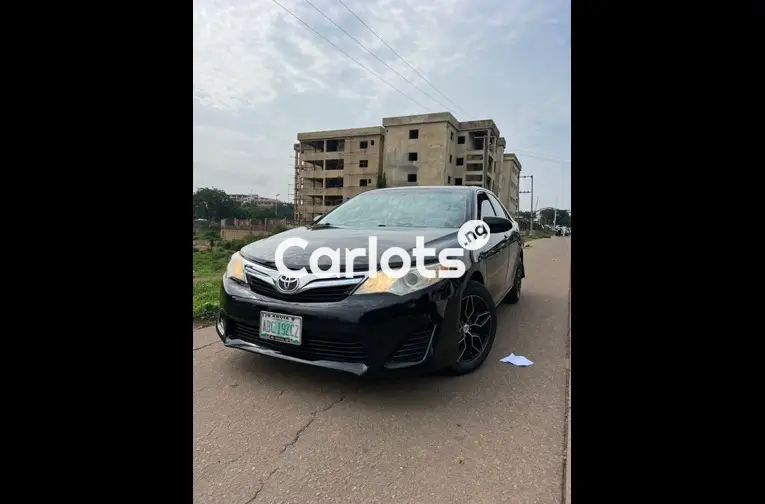 Used TOYOTA CAMRY 2013