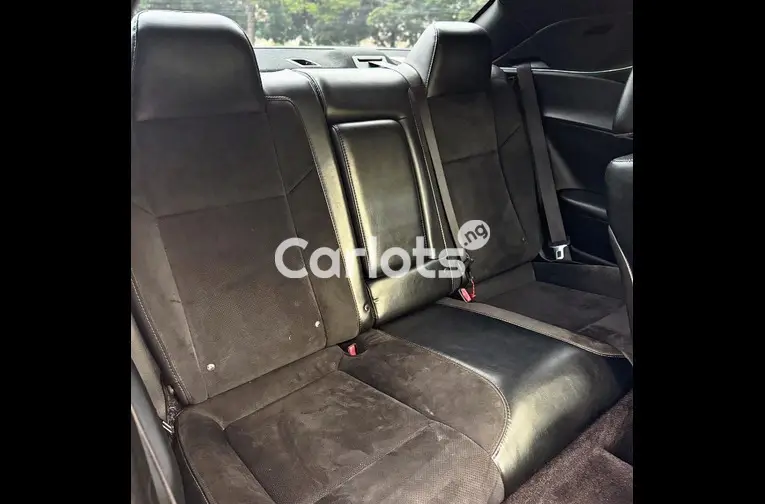 FOREIGN USED 2017 DODGE CHALLENGER - 4/5