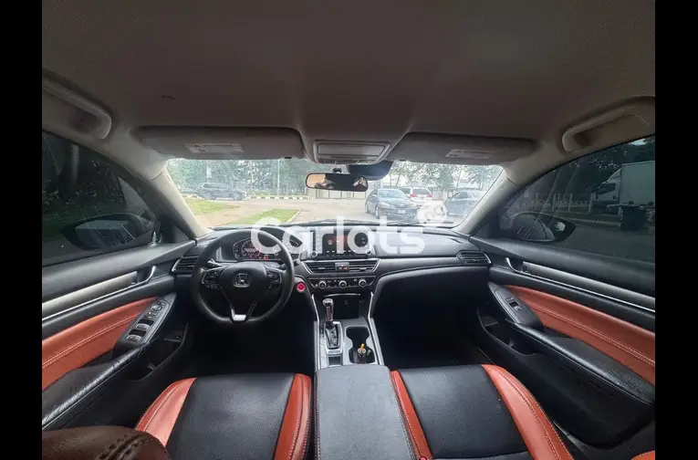 HONDA ACCORD 2019 - 2/4