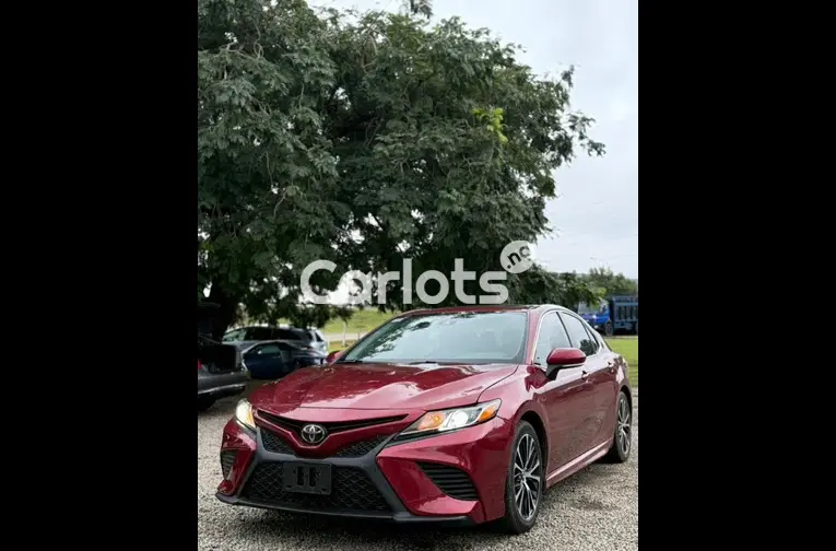 FOREIGN USED 2019 TOYOTA CAMRY SE - 2/5
