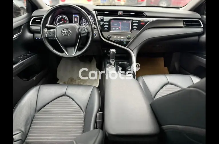 FOREIGN USED 2019 TOYOTA CAMRY SE - 3/5