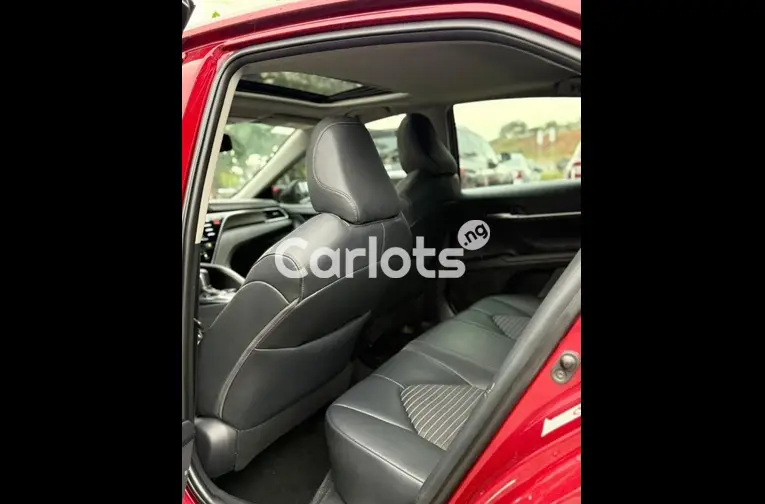 FOREIGN USED 2019 TOYOTA CAMRY SE - 4/5