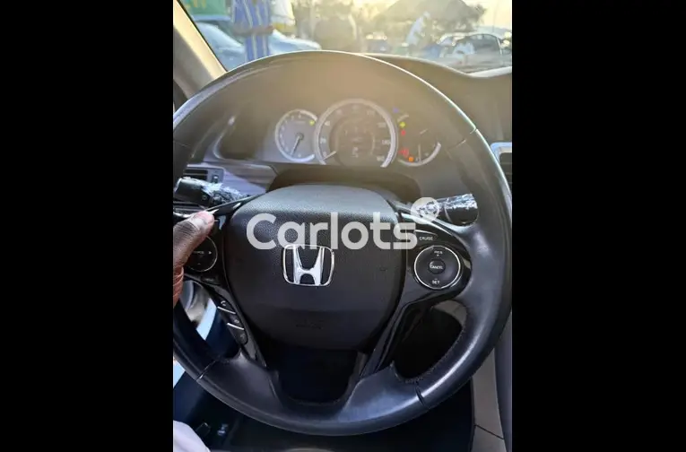 FOREIGN USED 2016 HONDA ACCORD FULL OPTION - 2/5