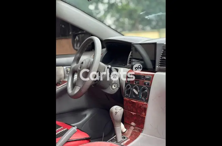 2005 TOYOTA COROLLA - 3/5