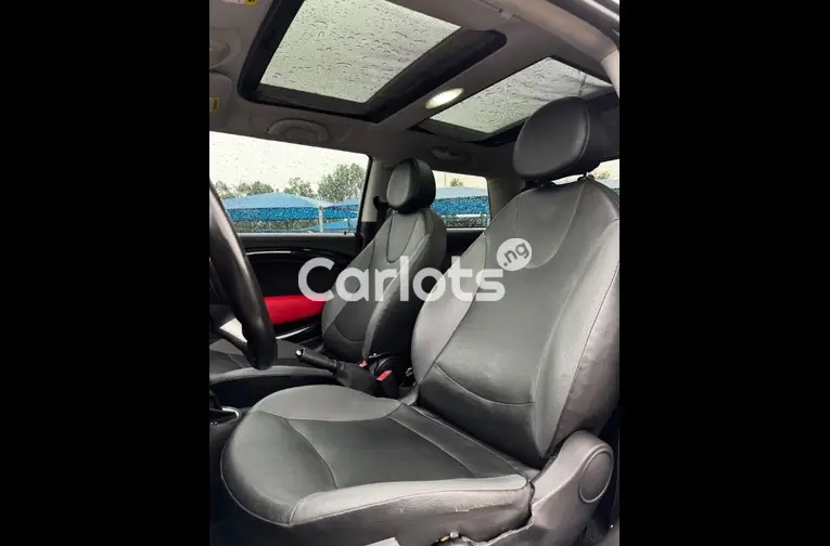 2011 MINI COOPER - 3/5