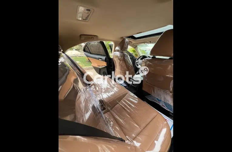 FOREIGN USED 2014 LEXUS IS250 FULL OPTION - 3/5