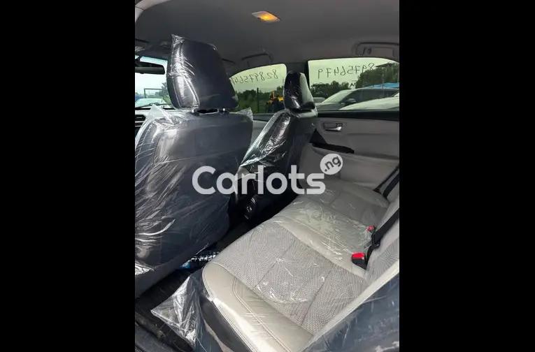 2016 TOYOTA CAMRY - 2/4