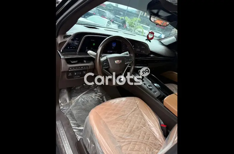 FOREIGN USED 2023 CADILLAC ESCALADE 600 - 3/5