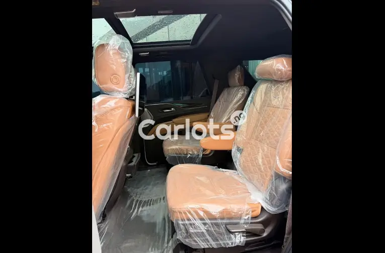 FOREIGN USED 2023 CADILLAC ESCALADE 600 - 4/5