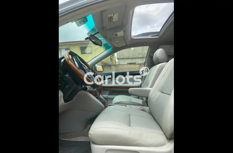 FOREIGN USED 2005 LEXUS RX330 FULL OPTION - 3/5