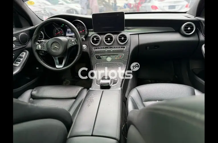2015 MERCEDES BENZ C300 FULL OPTION - 2/5