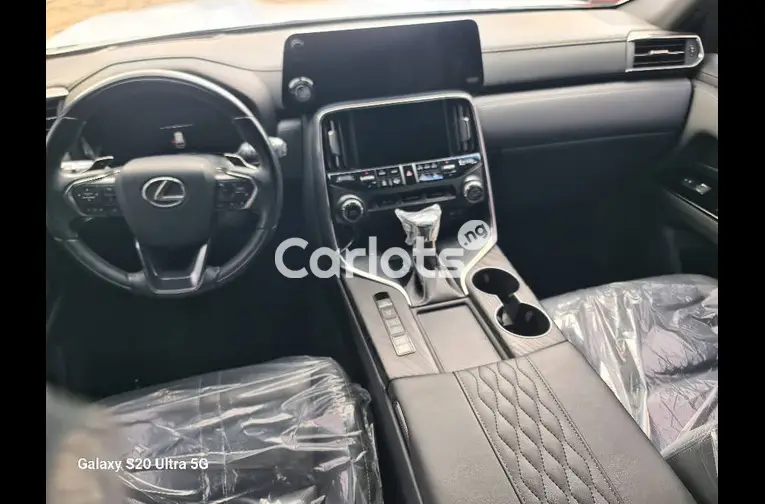 Brand New 2024 Lexus LX600 - 2/5