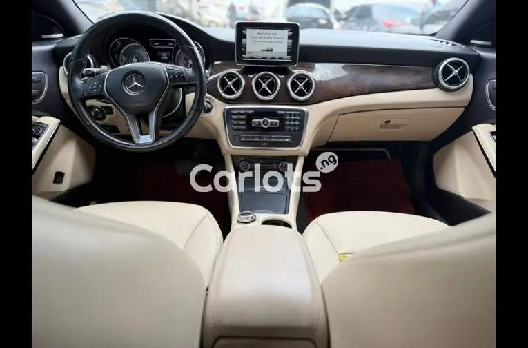 FOREIGN USED 2014 MERCEDES BENZ CLA250 - 3/5