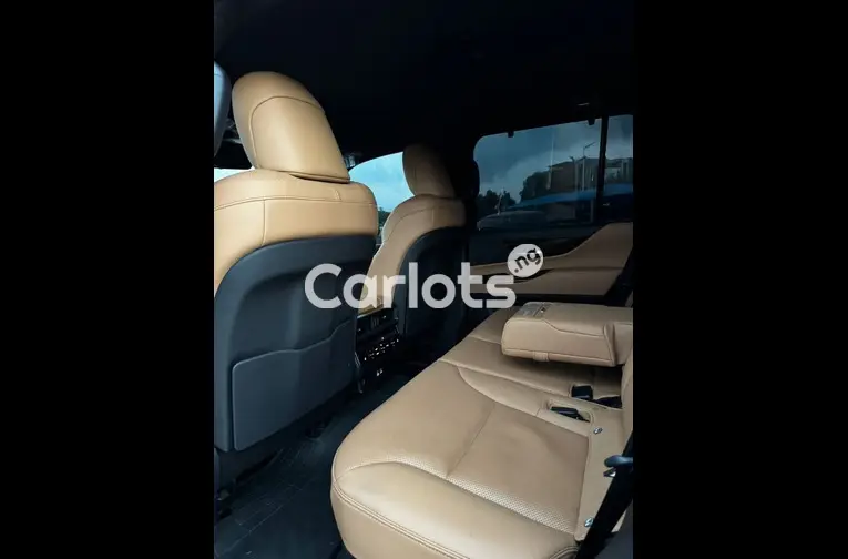 2024 LEXUS LX600 - 2/4