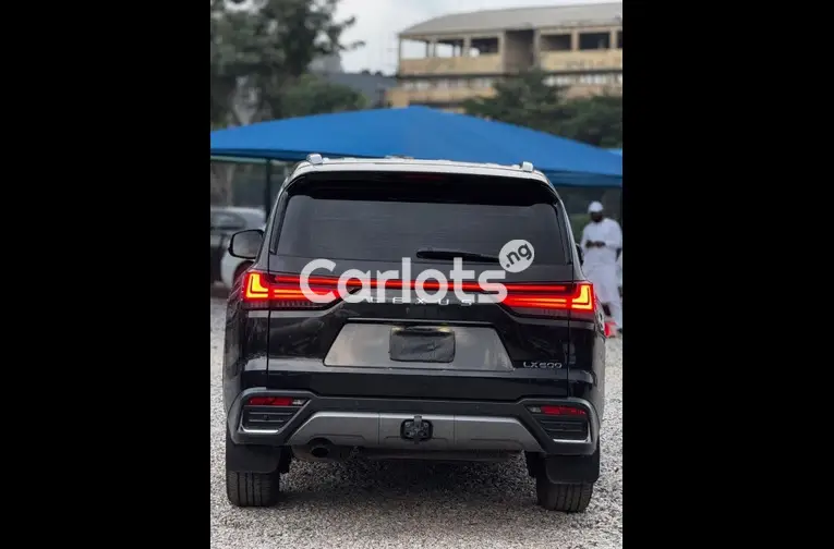 2024 LEXUS LX600 - 4/4