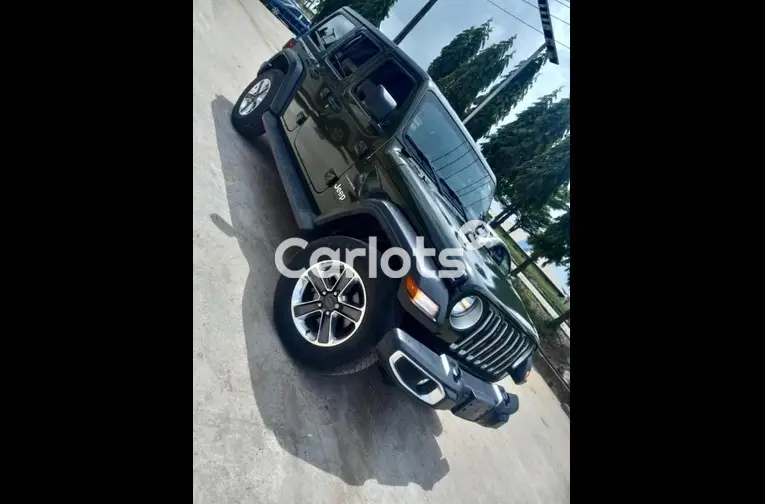 FOREIGN USED 2021 JEEP WRANGLER SAHARA - 2/5