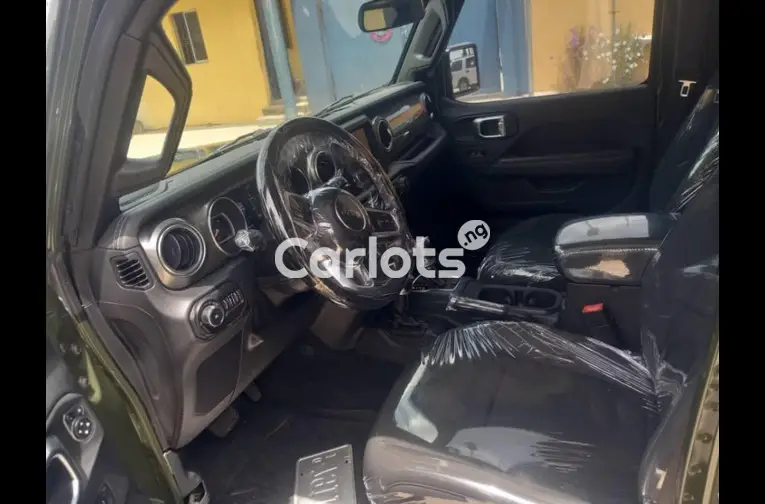 FOREIGN USED 2021 JEEP WRANGLER SAHARA - 3/5