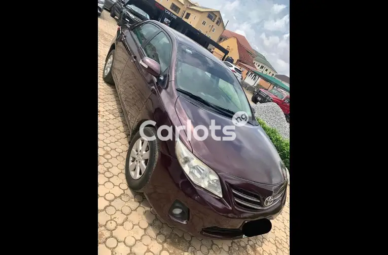 2011 TOYOTA COROLLA - 2/5