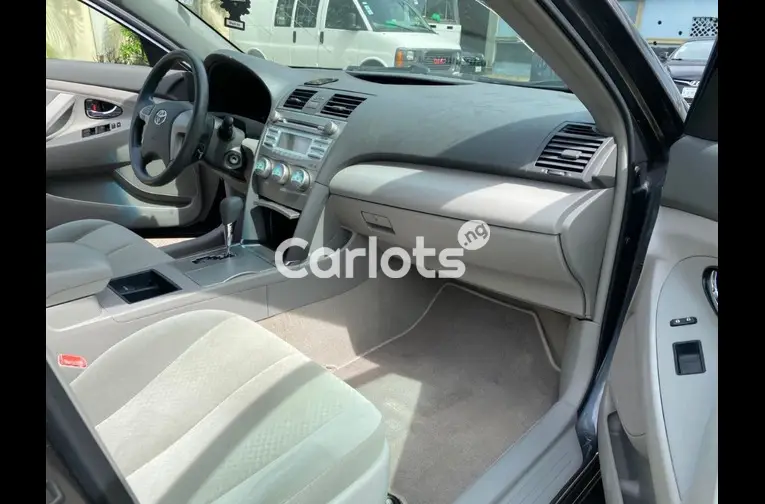 FOREIGN USED 2008 TOYOTA CAMRY LE - 2/5