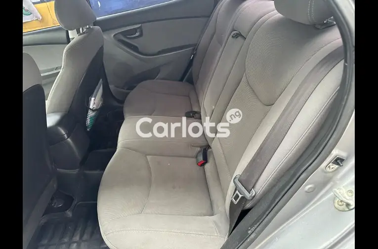 Clean Nigerian Used 2015 Hyundai Elantra GLS - 3/5
