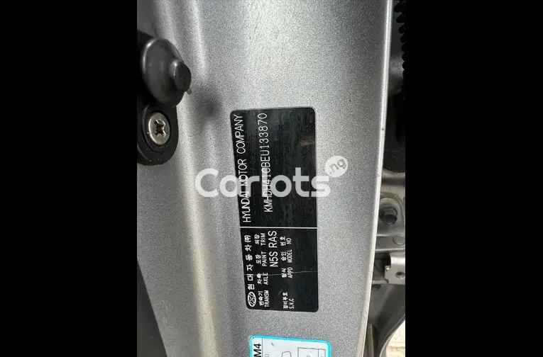 Clean Nigerian Used 2015 Hyundai Elantra GLS - 4/5