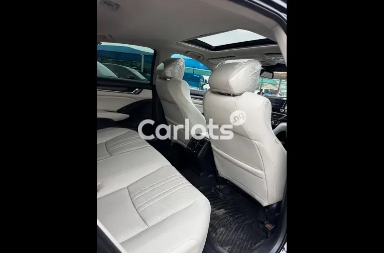 2018 HONDA ACCORD - 2/4