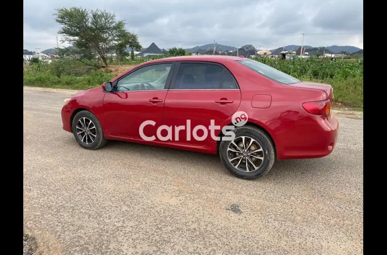 2010 TOYOTA COROLLA - 3/5