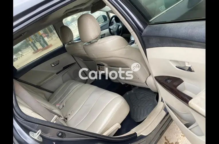 2010 TOYOTA VENZA - 4/5