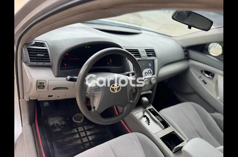 Distress sales 2011 Toyota Camry - 2/5