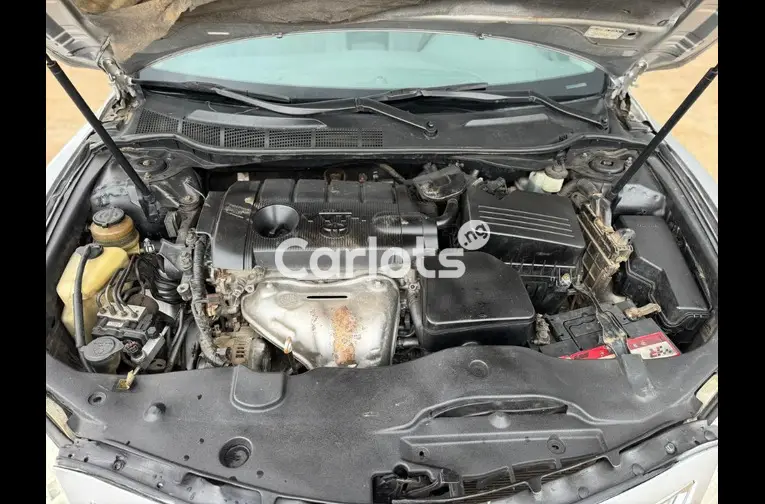 Distress sales 2011 Toyota Camry - 3/5