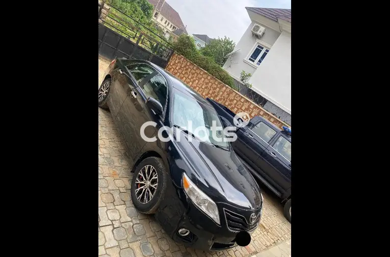 2011 TOYOTA CAMRY LE