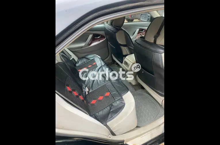 2011 TOYOTA CAMRY LE - 3/5